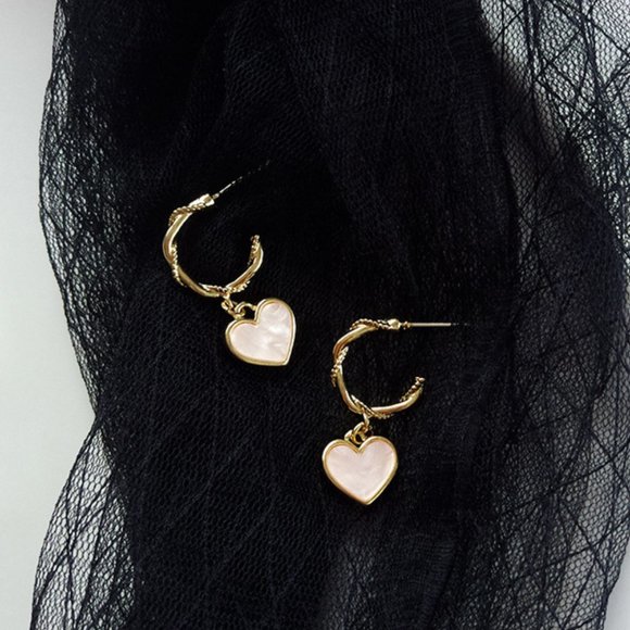 💙💕💕Last one Light Pink Heart Twist Hoop Earring - Picture 6 of 16